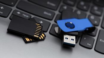 V30 TF卡怎么选？实测闪迪vs佰维，避坑高温掉帧和寿命陷阱
