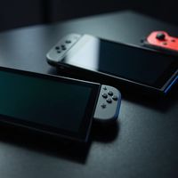 Switch OLED值不值得买？掌机党闭眼入，电视玩家别多花冤枉钱