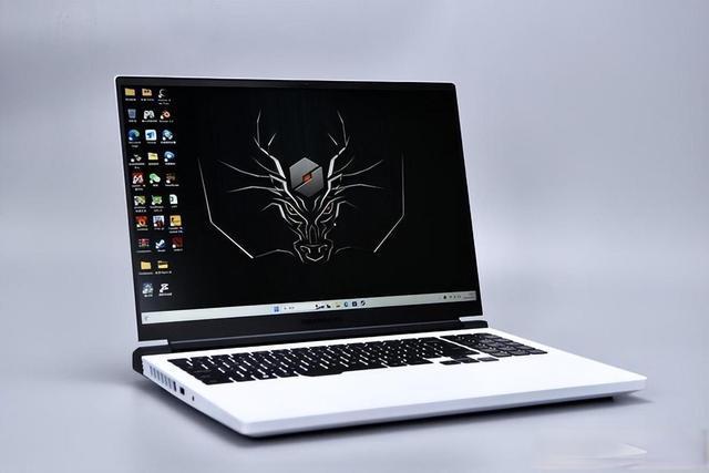 300Hz高刷游戏本怎么选？蛟龙16 Pro和拯救者Y9000P实测对比