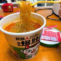 酸辣粉三巨头横评：谁在偷偷翻车？
