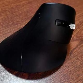 立式鼠标怎么选？三款热门型号深度对比，避开“伪人体工学”陷阱