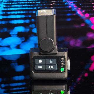 预算有限怎么选？神牛iT32和纽尔Z160闪光灯深度对比