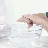 三款热门头皮磨砂膏实测：谁真能控油不伤肤？