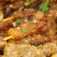 老干妈两款爆款辣酱怎么选？豆豉vs鸡油，口感、配料、适用场景全拆解