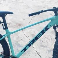2500元档山地车怎么选？TREK MARLIN 4和Jeep实测对比，新手闭眼入指南