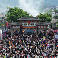 大理三月街地道小吃指南：传统与改良之争