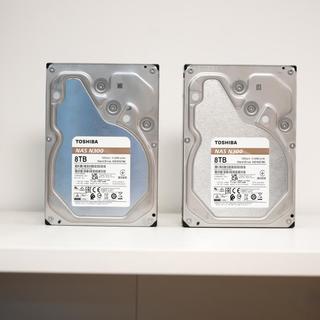 8TB NAS硬盘怎么选？东芝N300和希捷酷狼深度对比，静音、缓存、数据救援谁更值