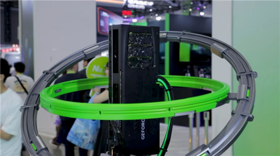 万丽30周年纪念版RTX 5080亮相:锻造碳纤维+第二代DRS散热