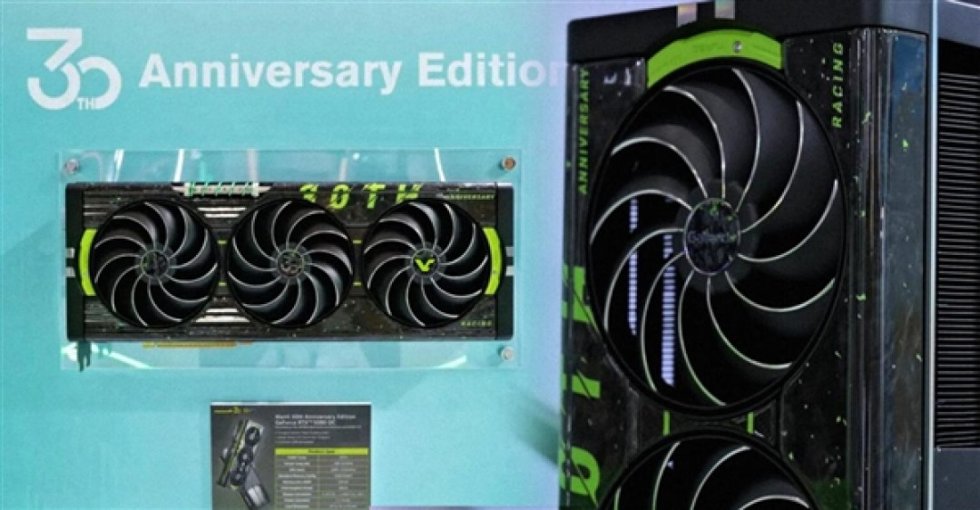 万丽30周年纪念版RTX 5080亮相:锻造碳纤维+第二代DRS散热
