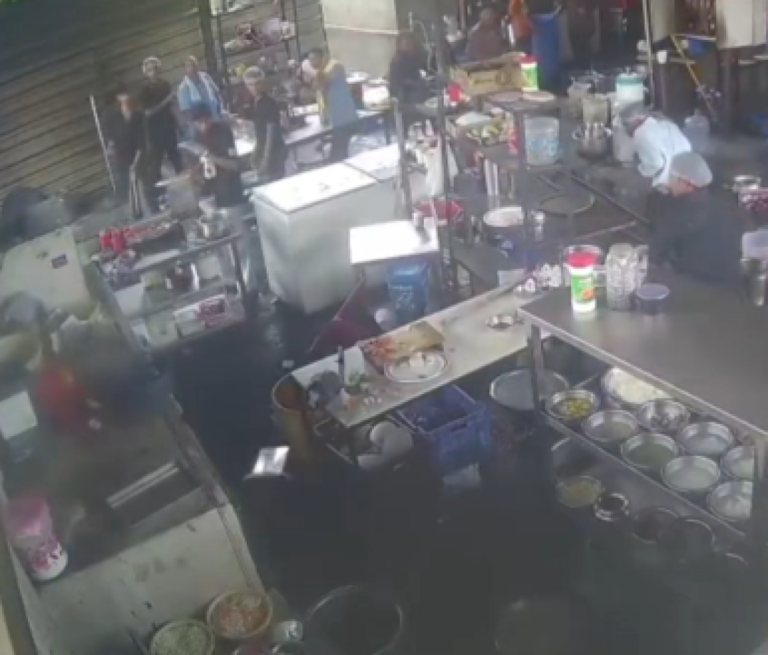 冰箱突发爆炸酿惨剧!印度厨师遭压缩机碎片击中身亡 冰箱或为本地制造