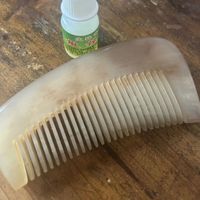 白水牛角vs牦牛角梳怎么选？一篇说清避坑指南
