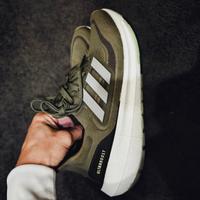 Ultraboost Light实测：轻30%却更韧弹，通勤快走神鞋还是跑者陷阱？