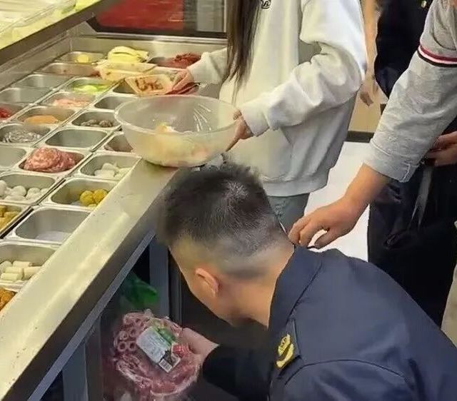 上海破获36起“肉源性造假”案：鸭肉冒充牛肉、卤猪肉当驴肉卖，直播带货也中招
