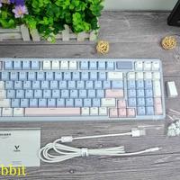300元档无线机械键盘横评:雷柏长续航VS Keychron双8K,谁更值得买?
