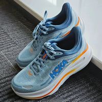 HOKA克利夫顿9通勤踩雷？跑鞋的滚动感，走路反而累小腿