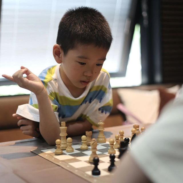 从贵族专属到全民普及：国际象棋的千年演变史