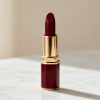 美妆博主用低俗词汇形容口红色号引众怒：物化女性还是营销擦边？