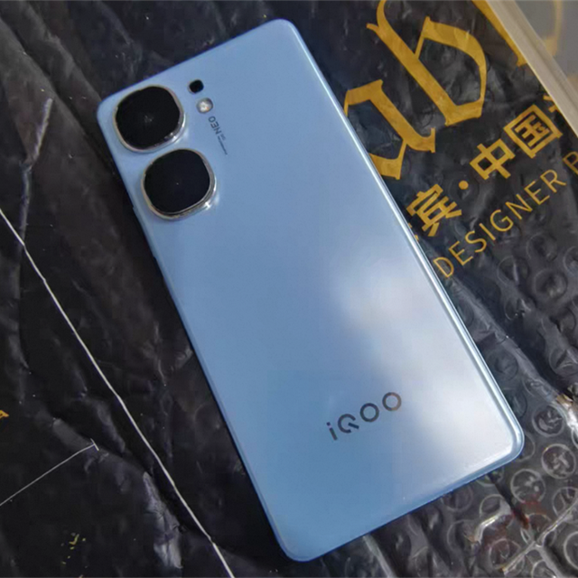 iQOO Neo9 Pro vs vivo S50：抓拍选谁？长焦要不要？真实对比告诉你