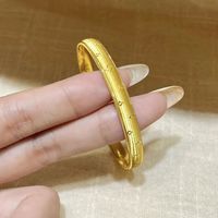 老凤祥换新最划算，周生生设计值溢价，老庙黄金到手价最低