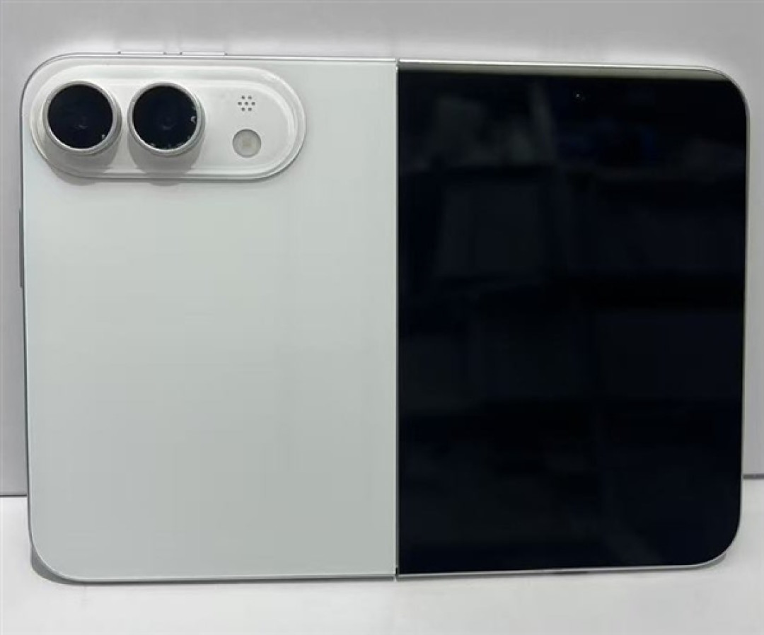 苹果最贵手机!iPhone Fold折叠屏机模细节公布:只有白色