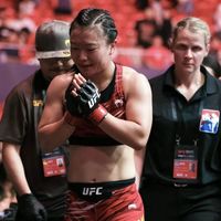 中医师与UFC选手的双重身份：石铭如何用医学思维重塑格斗之路