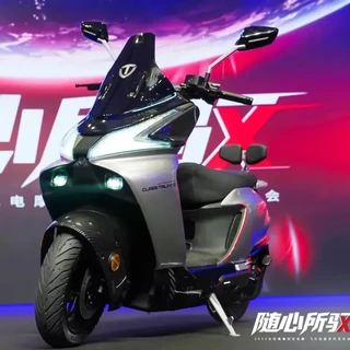 台铃扔出一枚“王炸”：飞火流星系列亮相，电摩也能上汽车快充桩了