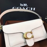Coach腋下包爆火背后：是经典复刻还是营销套路？