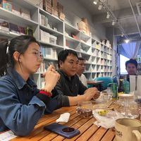 读书会能否拯救独立书店？模式争议与可持续路径解析
