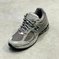 New Balance 2002R雨天实测：颜值扛打，通勤却翻车？