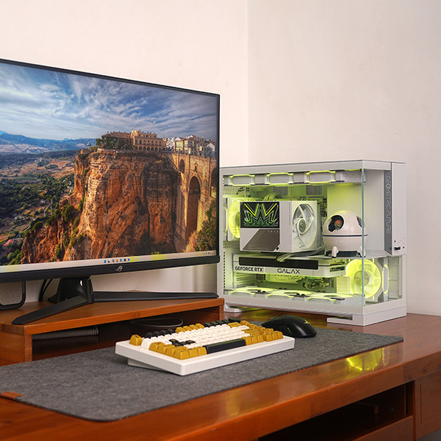 白色海景房+B850G吹雪+RTX5070金属大师+9900X+Model3装机展示