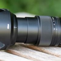 尼康Z 24-70mm f/4 vs 24-120mm f/4：轻便精准还是全能一镜？