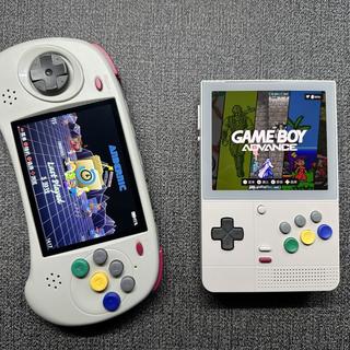 RG40XXH vs RG34XX：大屏全能派和便携专注党的终极对决