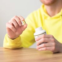 肌酸和蛋白粉到底怎么选？90%新手都搞错了的补剂真相