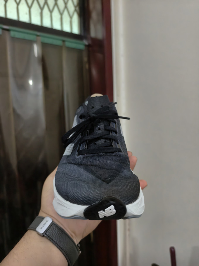 跑鞋