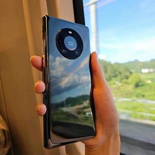 六年老将Mate40 Pro硬刚新旗舰Pura70，谁更值得买？