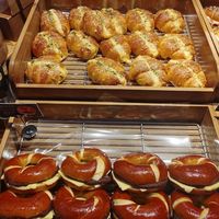 不开直播不拍视频，社区烘焙店如何靠邻里信任活下来？