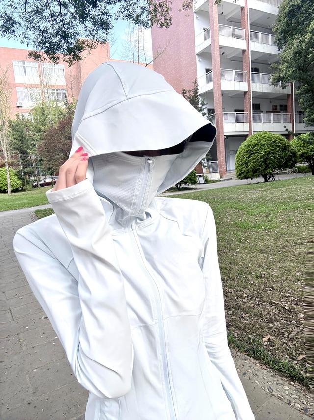 蕉下防晒衣：夏日凉感透气之选