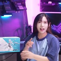 花1529元买块关机就黑的LCD屏，你图的是散热还是ROG信仰？