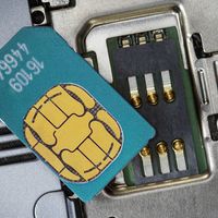 华强北全面停收卡贴机！苹果封堵漏洞致二手iPhone价格崩盘