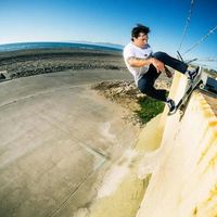 Old Skool和Sk8-Hi到底怎么选？2026夏季实测对比来了