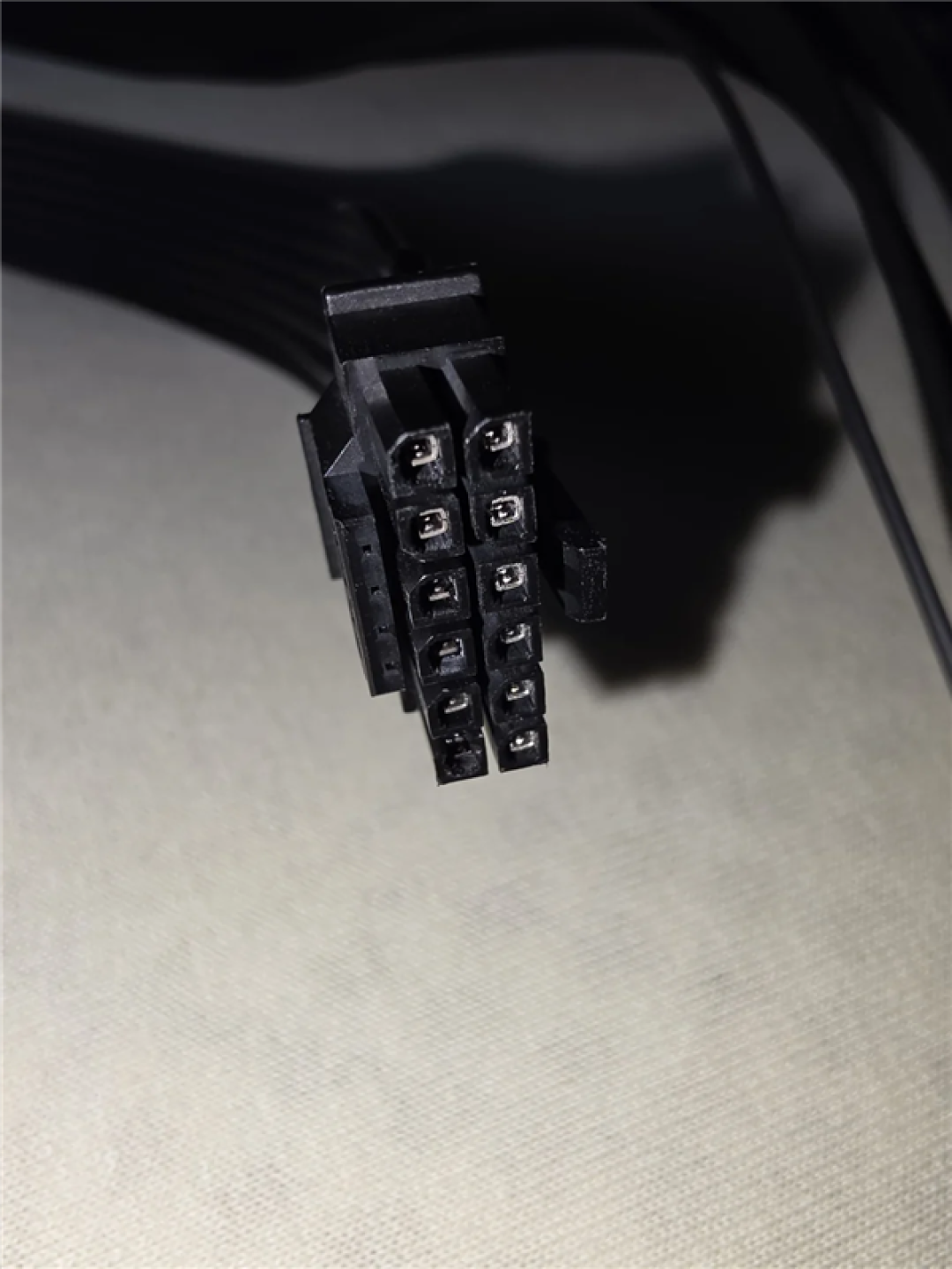 防不胜防!每月小心翼翼检查:RTX 5090接口还是烧了