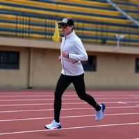 赤兔7 Pro vs 马赫4：10公里配速5分30秒，谁才是你的真命跑鞋？