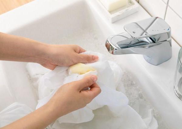 手洗？机洗？奶渍怎么搓？母婴洗衣液“保姆级使用教程”请收好