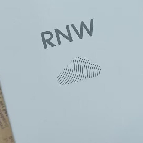 RNW氨基酸洁面泡沫：温和清洁新选择
