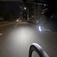 百元车灯怎么选？实测对比迈极炫RC1000和黑鸟L3，谁更适合你的夜骑场景