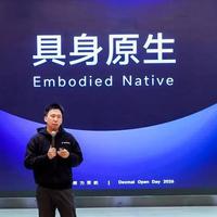 原力灵机×Atomix合并，搬箱子才是具身智能的成人礼