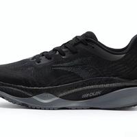 200元档跑鞋横评：New Balance Rebel v4还值得买吗？