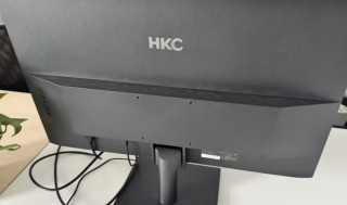 电竞办公两不误的HKC显示器