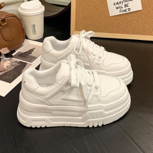 通勤小白鞋怎么选？安踏C37和彪马BELLA实测对比，谁更适合你？