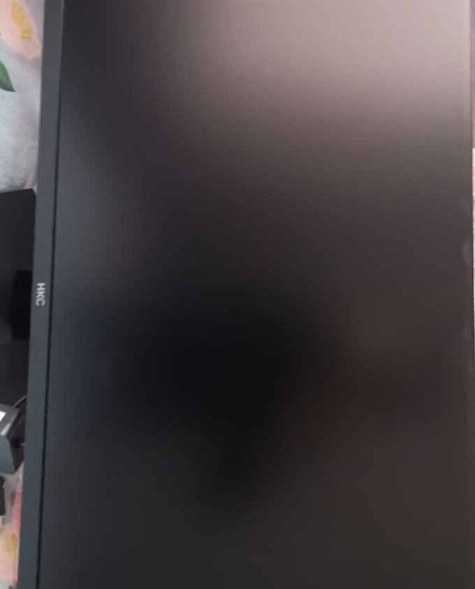 惠科显示器